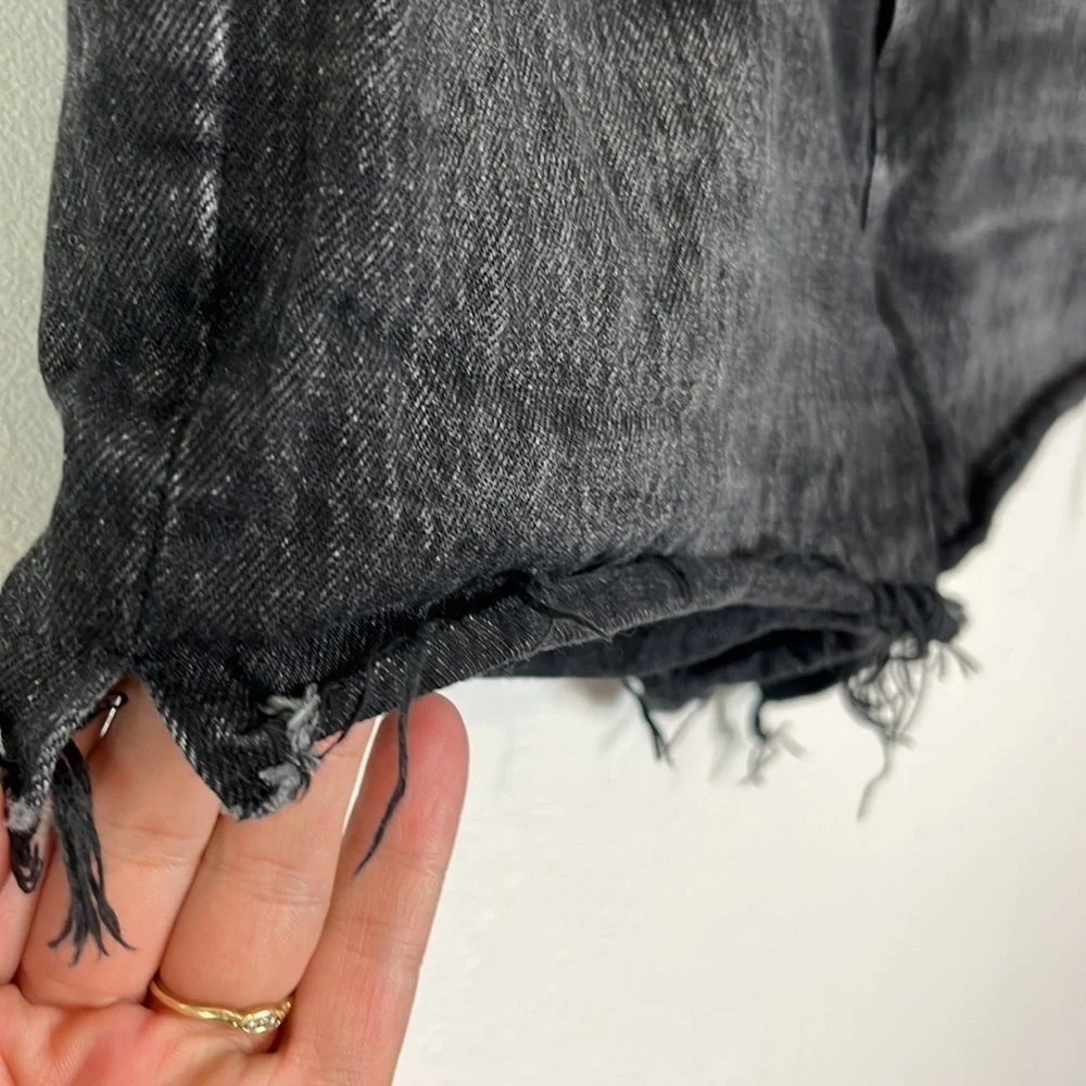 Uniqlo Jeans Shorts Women's Size 28 Washed Black Cut Off Frayed‎ Hem
